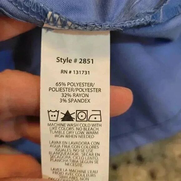 Edge By IRG Men's Ciel Blue Poly/Rayon/Spandex Blend V-Neck Scrub Top NEW - Picture 9 of 10